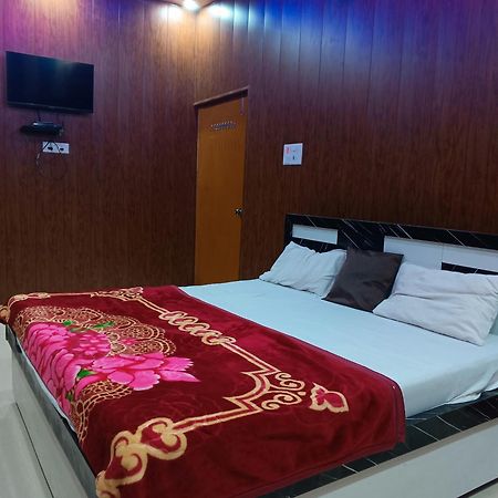 Отель La Ayodhya Residency Экстерьер фото