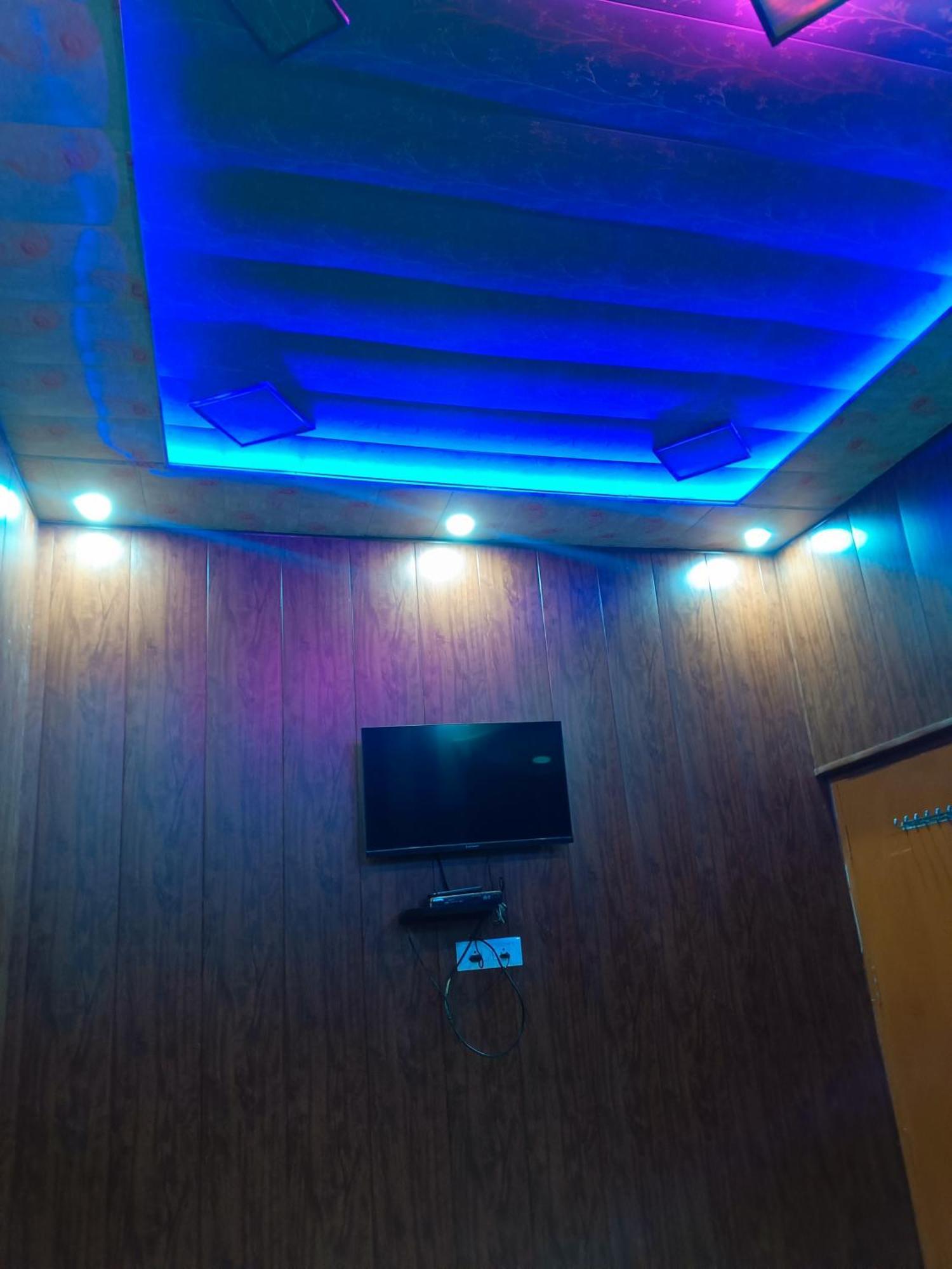 Отель La Ayodhya Residency Экстерьер фото