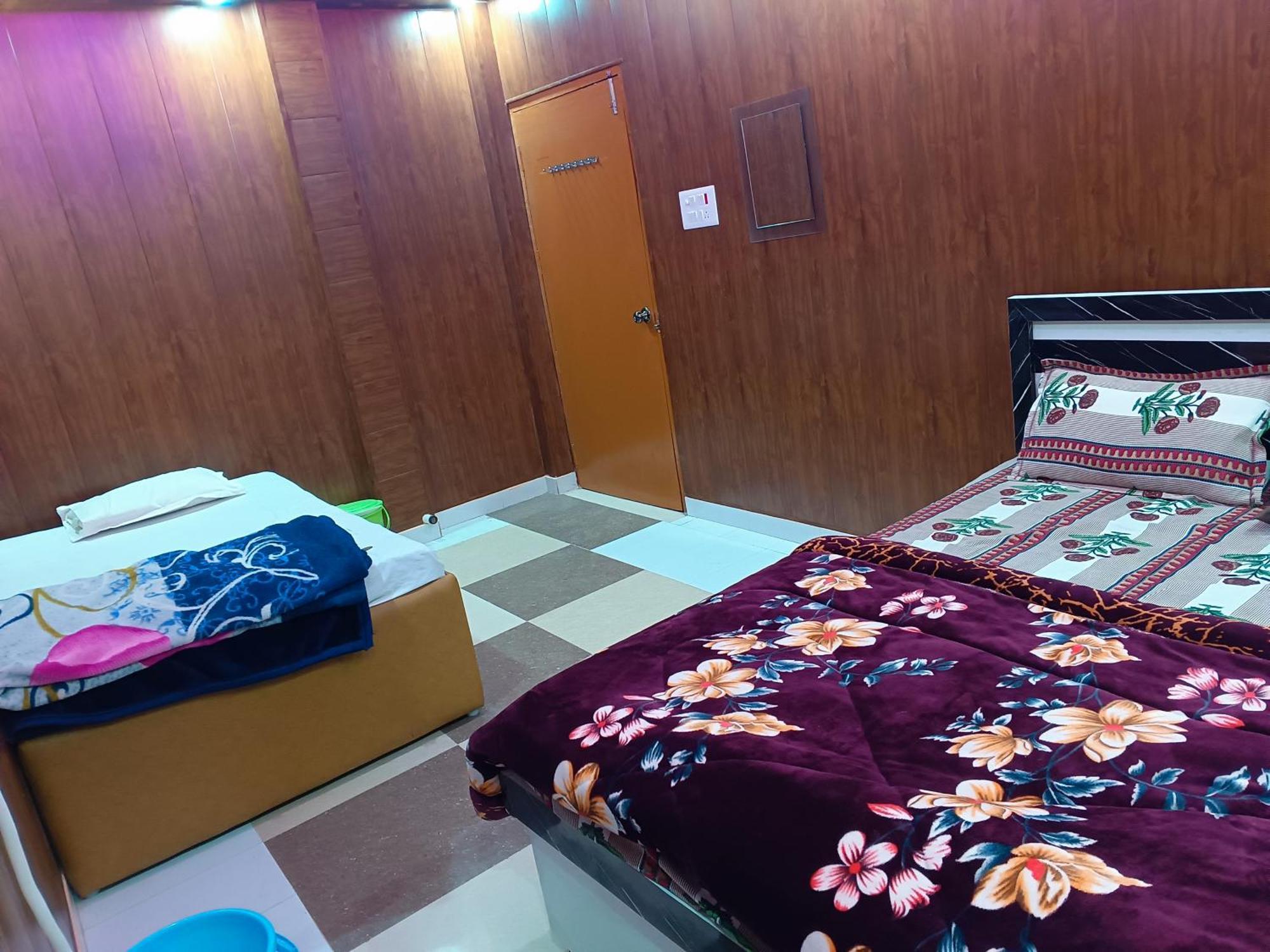 Отель La Ayodhya Residency Экстерьер фото